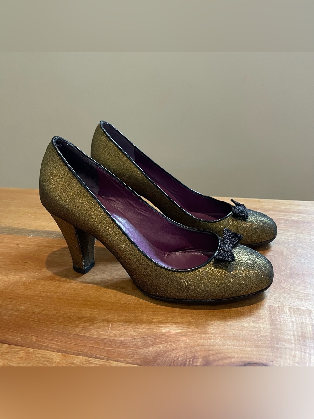 Marc by Marc Jacobs Bronze Heels Taffeta Bow Italy Whimsigoth Gold Y2K 38 7.5